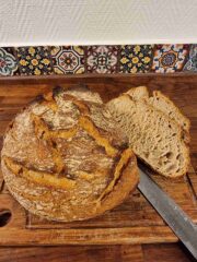 Hjemmebagt morgenbrød